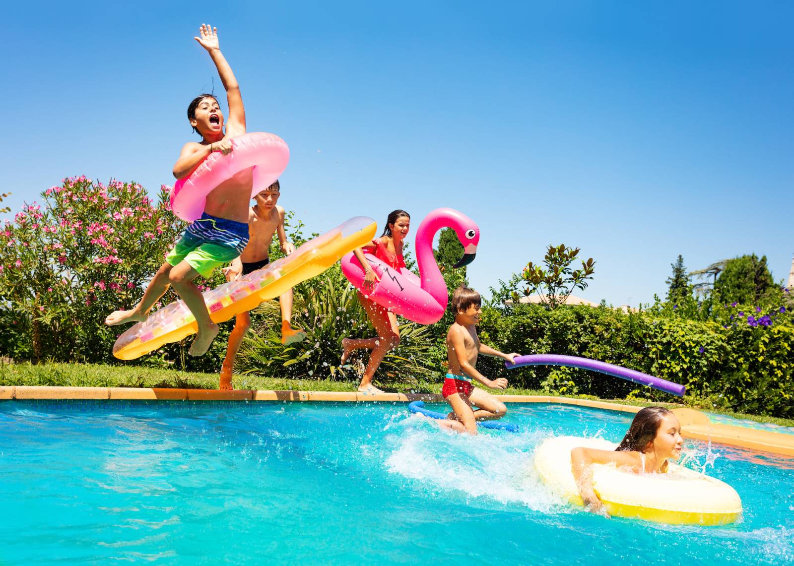 FRANCE PISCINES COMPOSITES FABRICANT FRANÇAIS DE PISCINES COQUE POLYESTER 