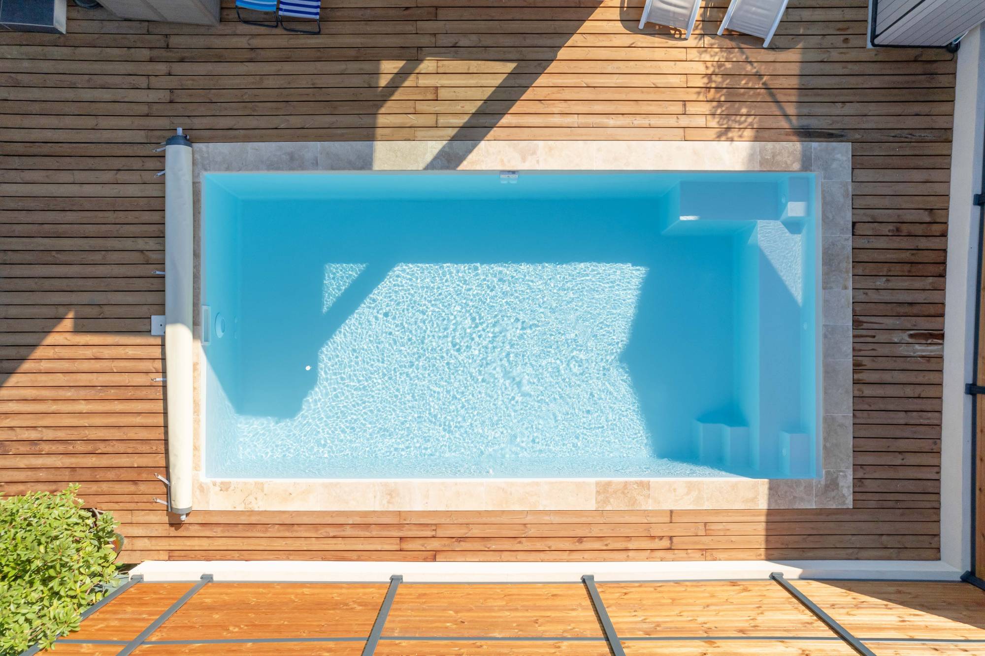 ACHETER UNE PISCINE COQUE POLYESTER DE QUALITÉ FABRIQUÉE EN FRANCE 