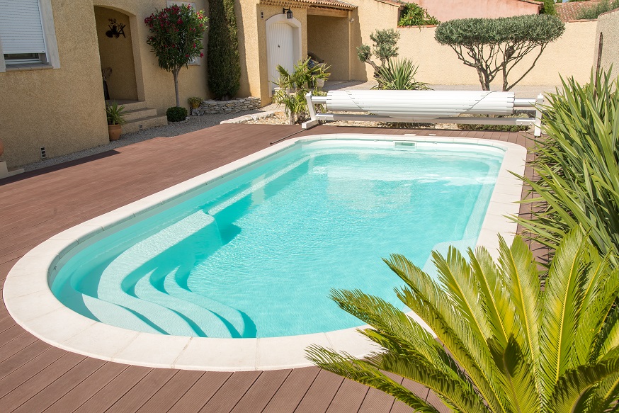 Piscine coque 8m Marseille Aubagne Gémenos