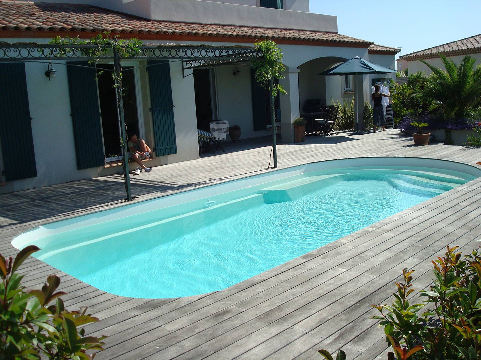 ACHETER UNE PISCINE COQUE EN POLYESTER PAS CHÈRE