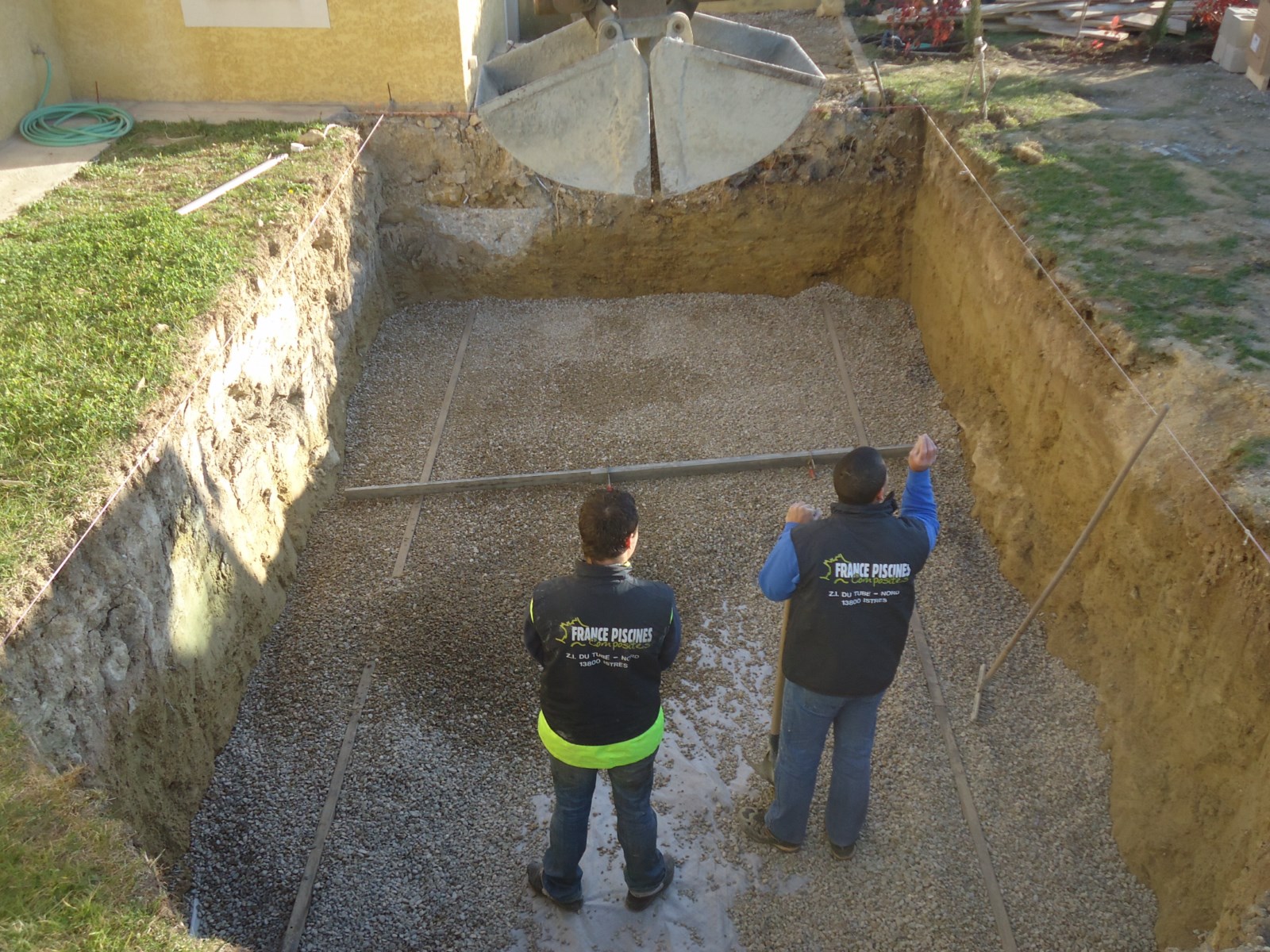 radier pour piscine coque poyester