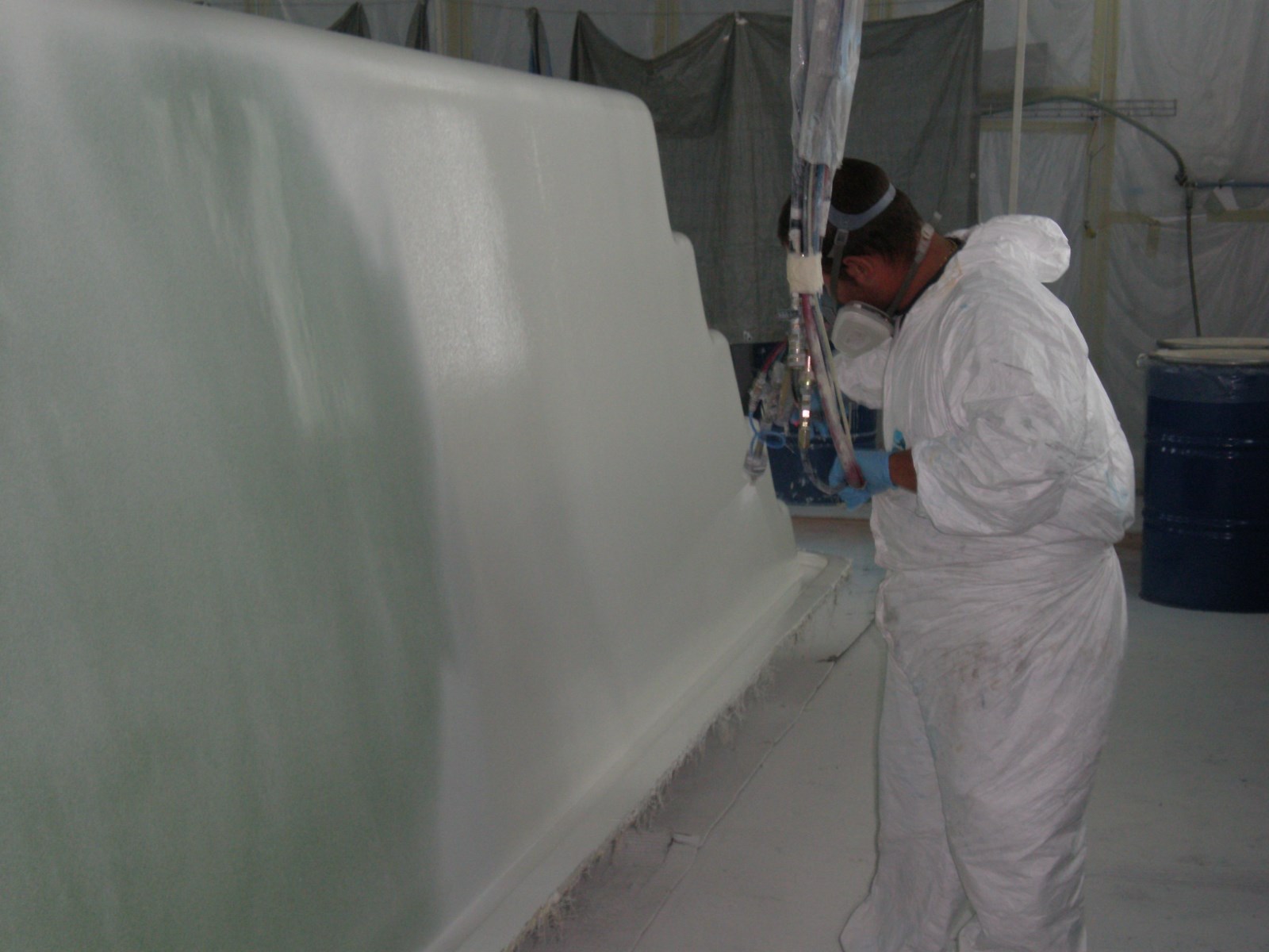 Application de Gel coat en cabine chauffée