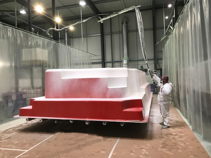 APPLICATION DU GEL COAT NPG FRANCE PISCINES COMPOSITES SUR UNE PISCINE HARMONY POOL