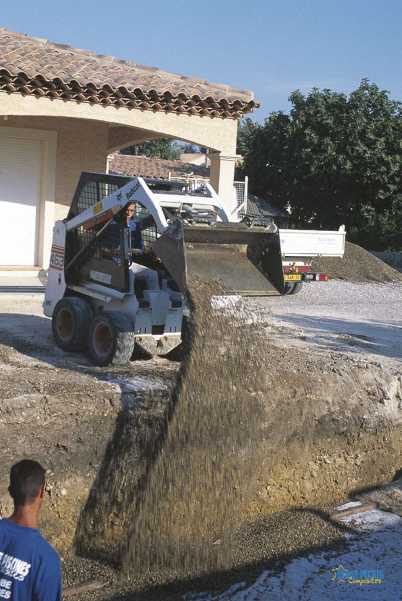 Mise en placet du gravier sur le fond
