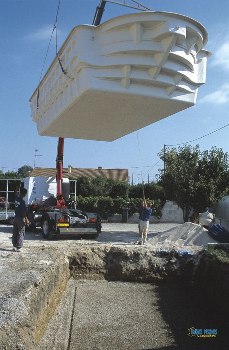 Mise en place de la piscine coque