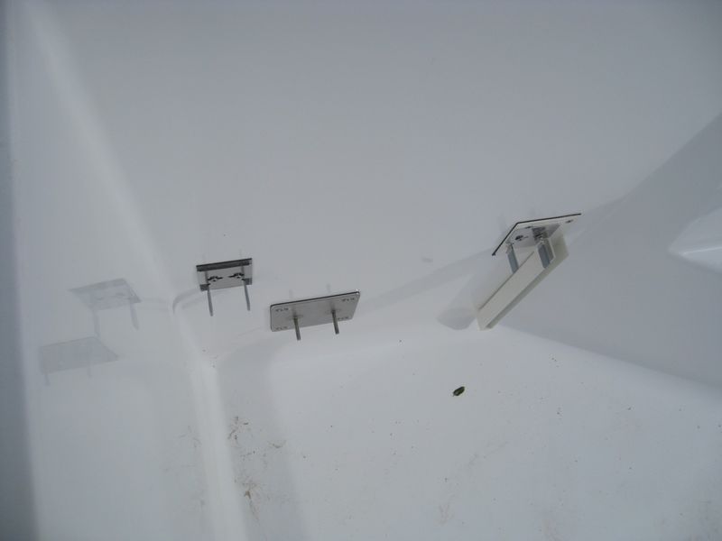 Supports de poutres et de glissières pour couvertures automatique en FOND FRANCE PISCINES