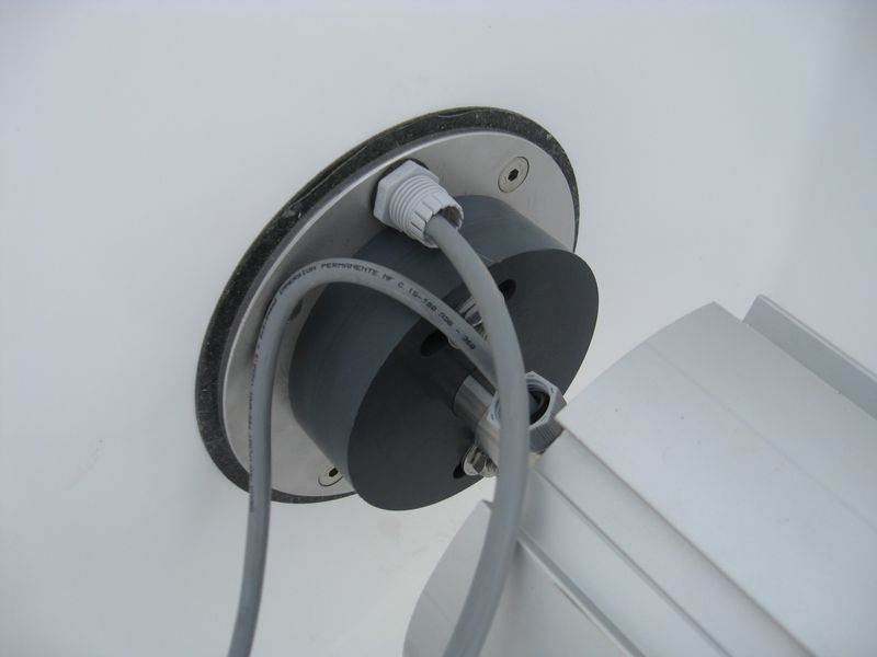 Moteur pour couverture automatique immergée