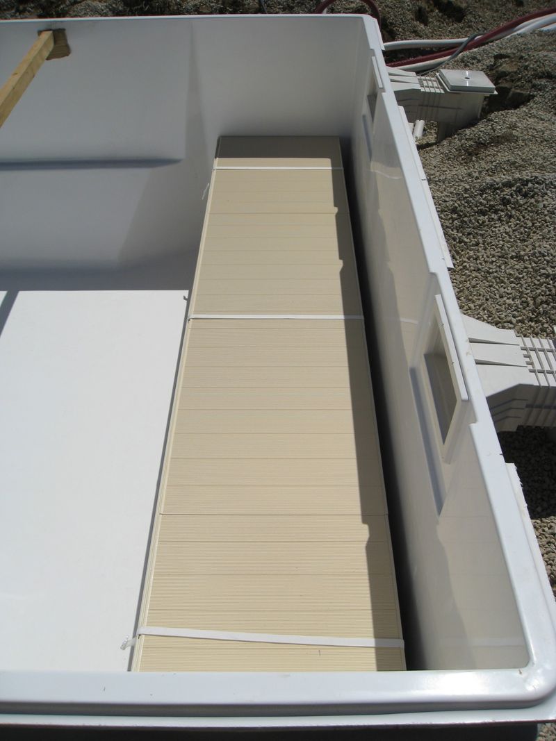 Coffre de couverture automatique FRANCE PISCINES COMPOSITES