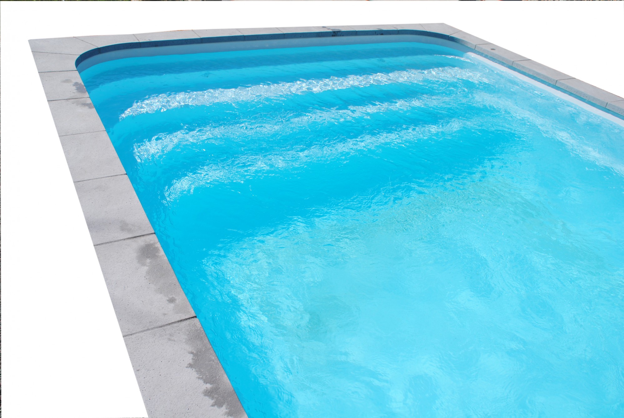 Prix d'une piscine 8X4 pose comprise à Aubenas en Ardèche