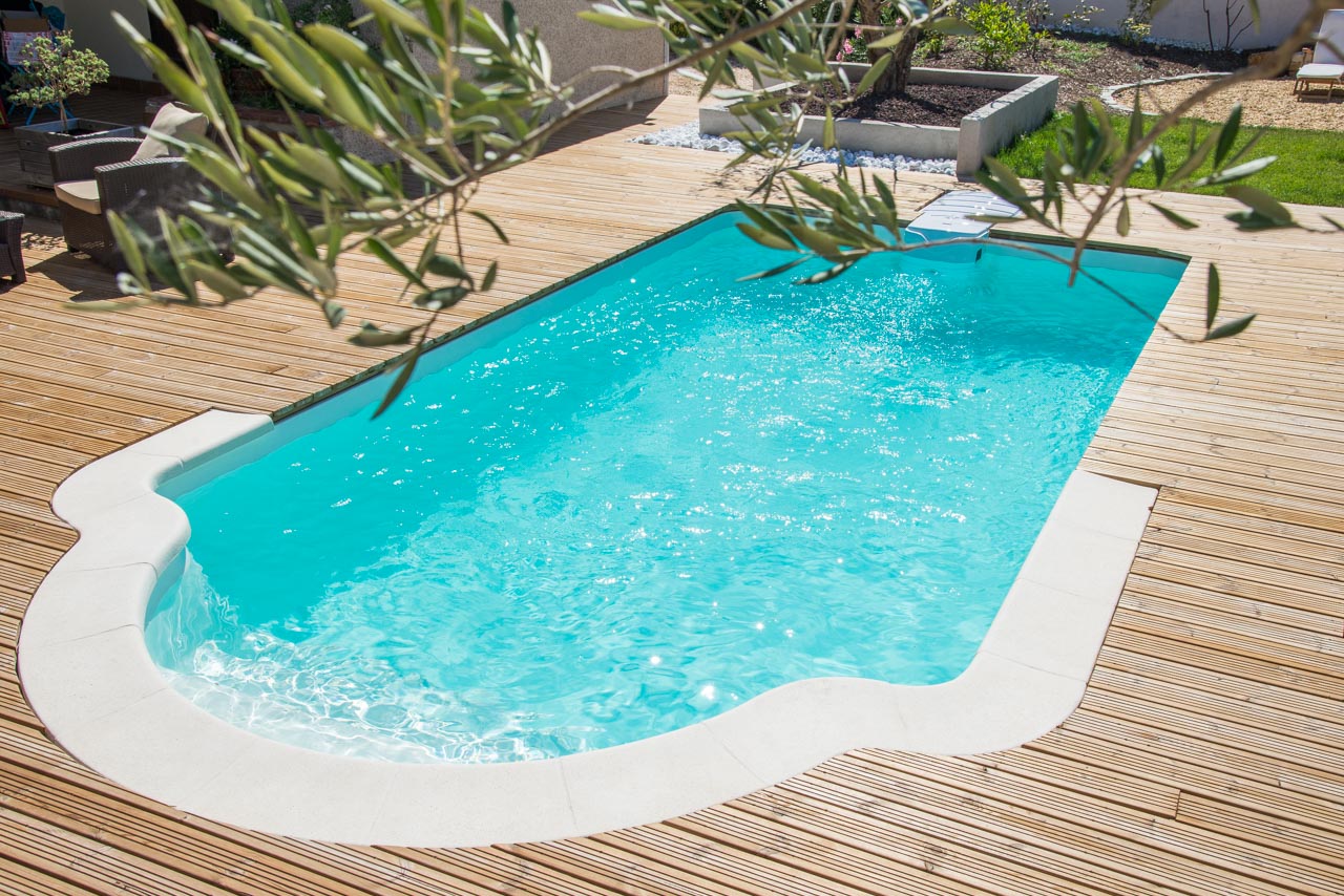 Piscine coque 7X3 avec escalier roman sur Strasbourg
