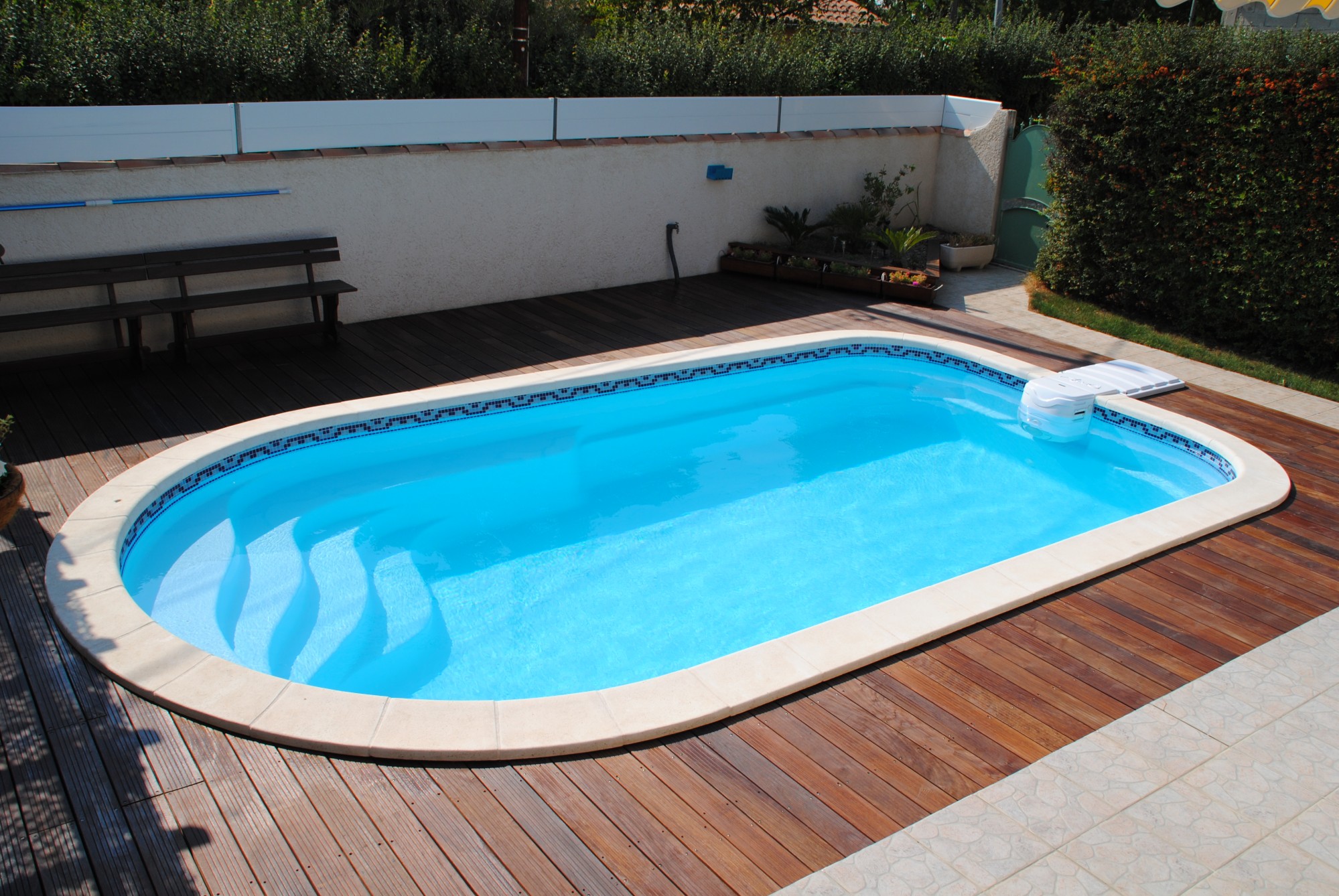 Piscine coque 7X3.50 avec pose réalisée sur Aubagne
