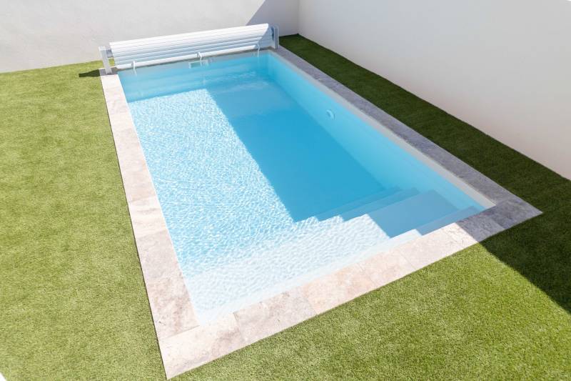 PISCINE COQUE POLYESTER À FOND PLAT, ANGLES DROITS ET PAROIS DROITES MODÈLE PHILIPPINES