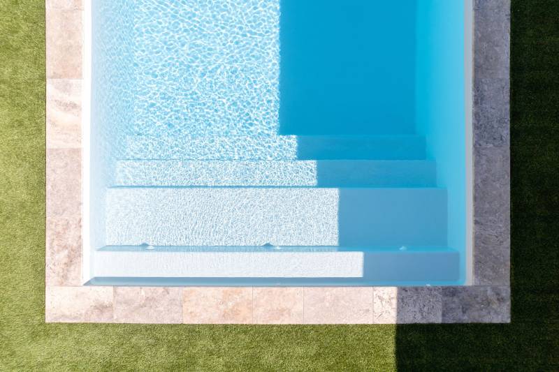 PISCINE COQUE POLYESTER À FOND PLAT, ANGLES DROITS ET PAROIS DROITES MODÈLE PHILIPPINES