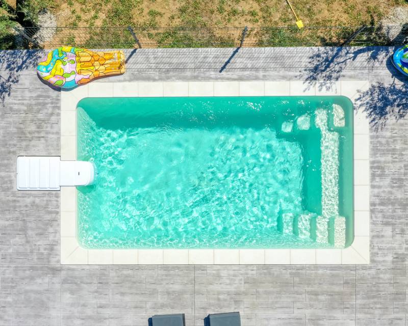 PISCINE RECTANGULAIRE AVEC ANGLES DROITS