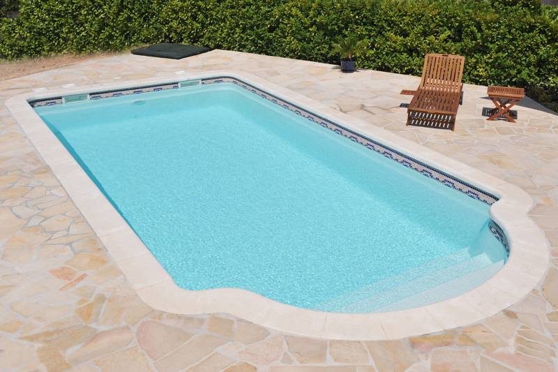 Acheter une piscine polyester à AVIGNON