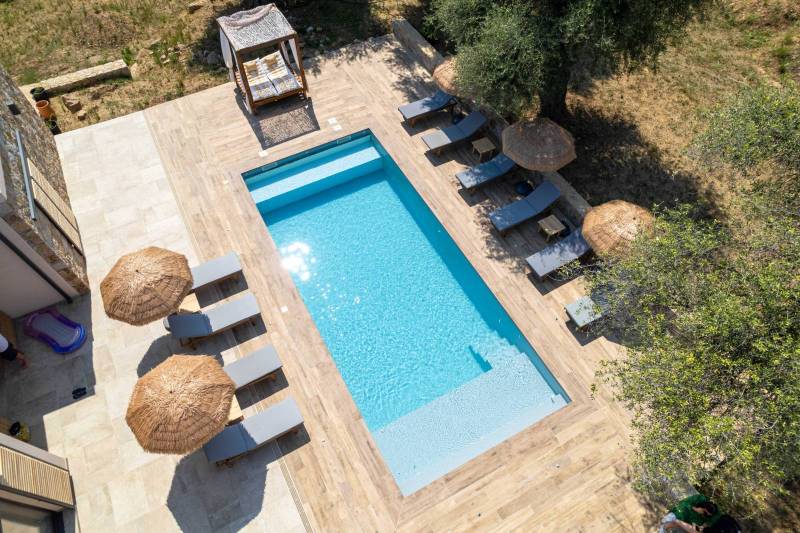 couverture automatique immergée en fond avec caillebotis PVC 3